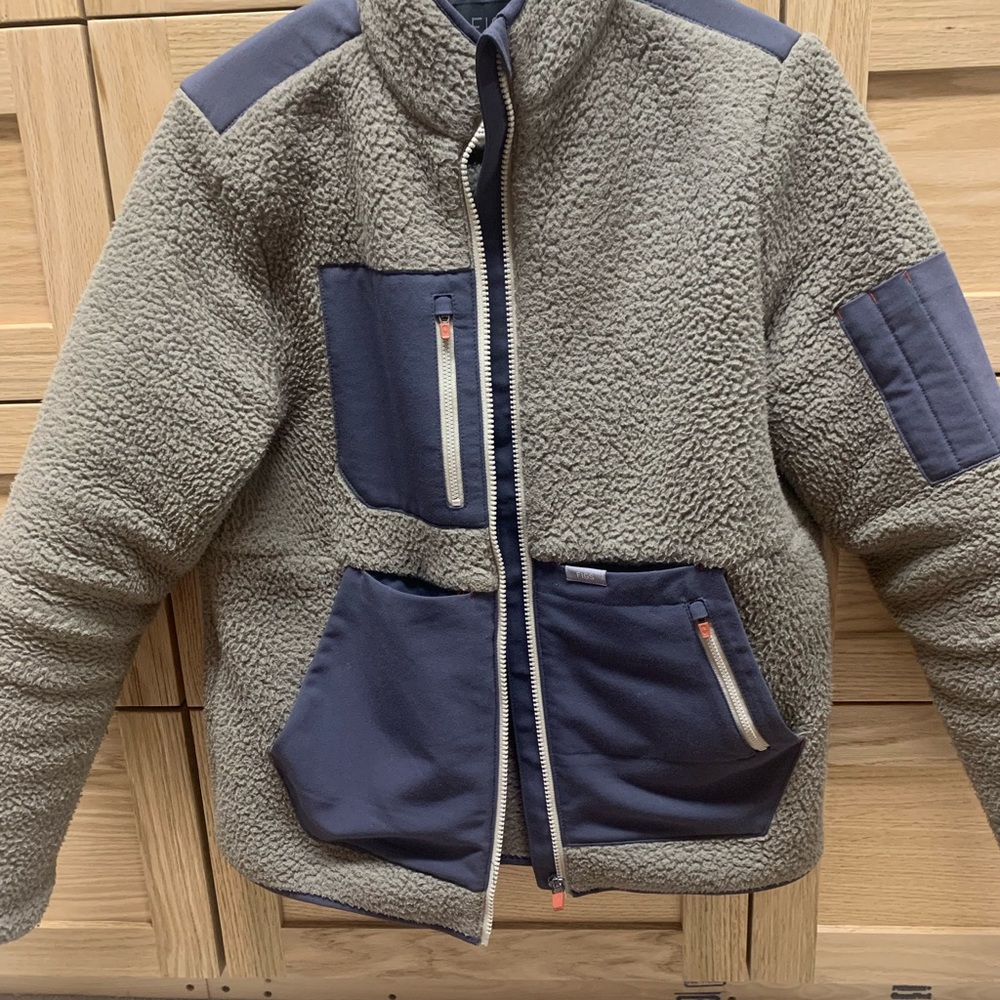 Figs Women’s Sherpa On Shift Fleece Jacket